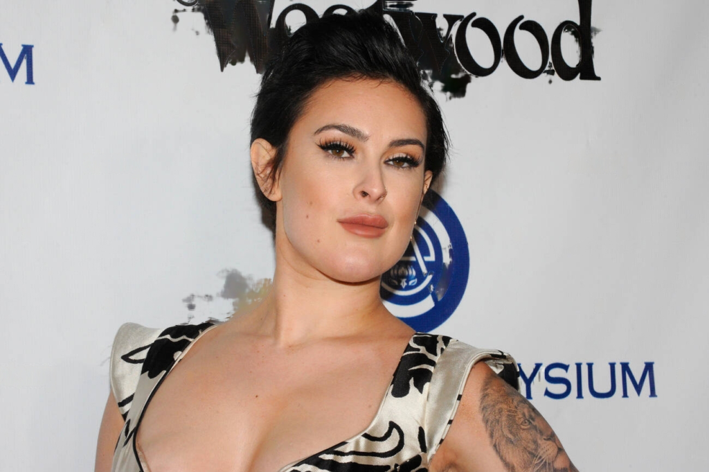 rumer willis attends the art of elysium 2016 heaven gala at 3labs H67CGW transformed 2 -